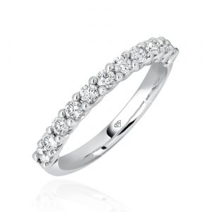 Round Diamond Wedding Band in Gold