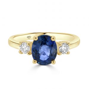 Oval Sapphire and diamonds trilogy