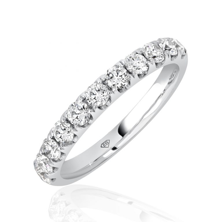 Round Diamond Wedding Band in Gold
