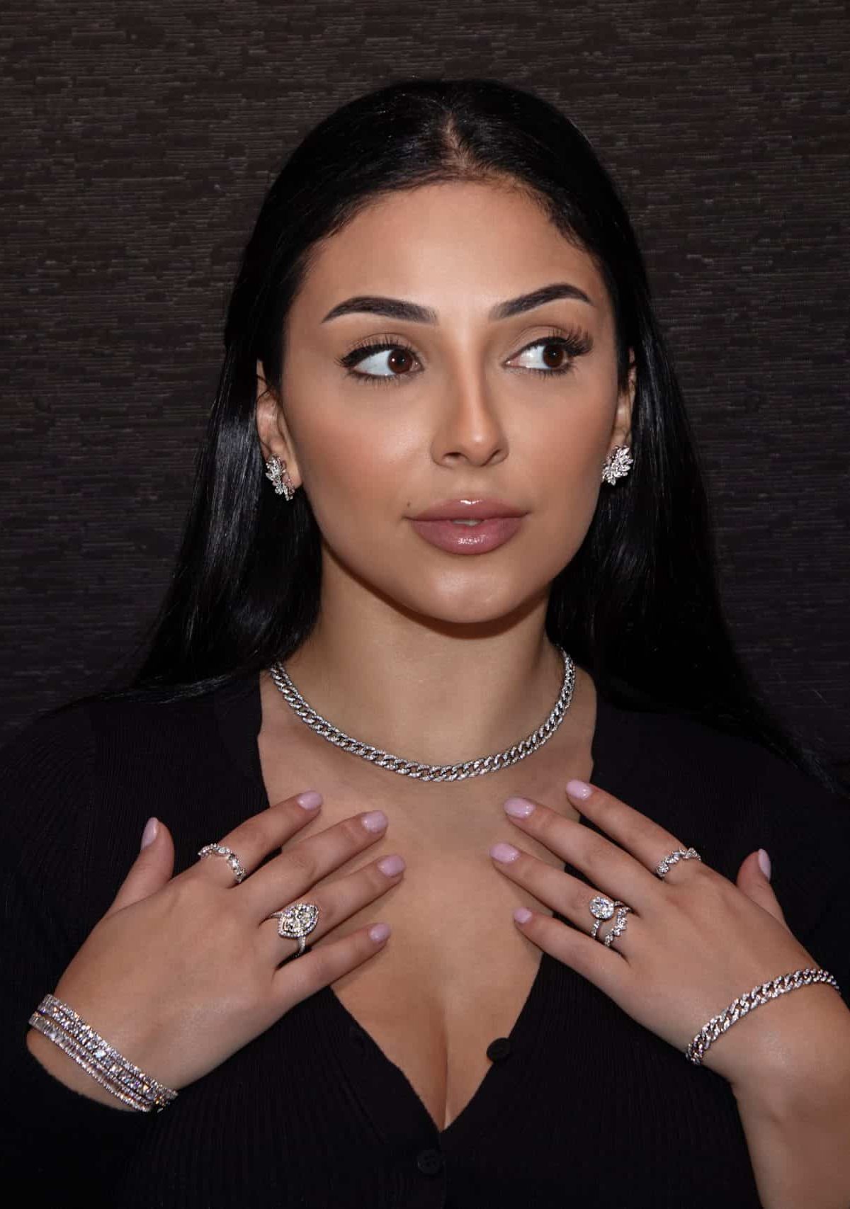 Elegant jewellry displayed on model