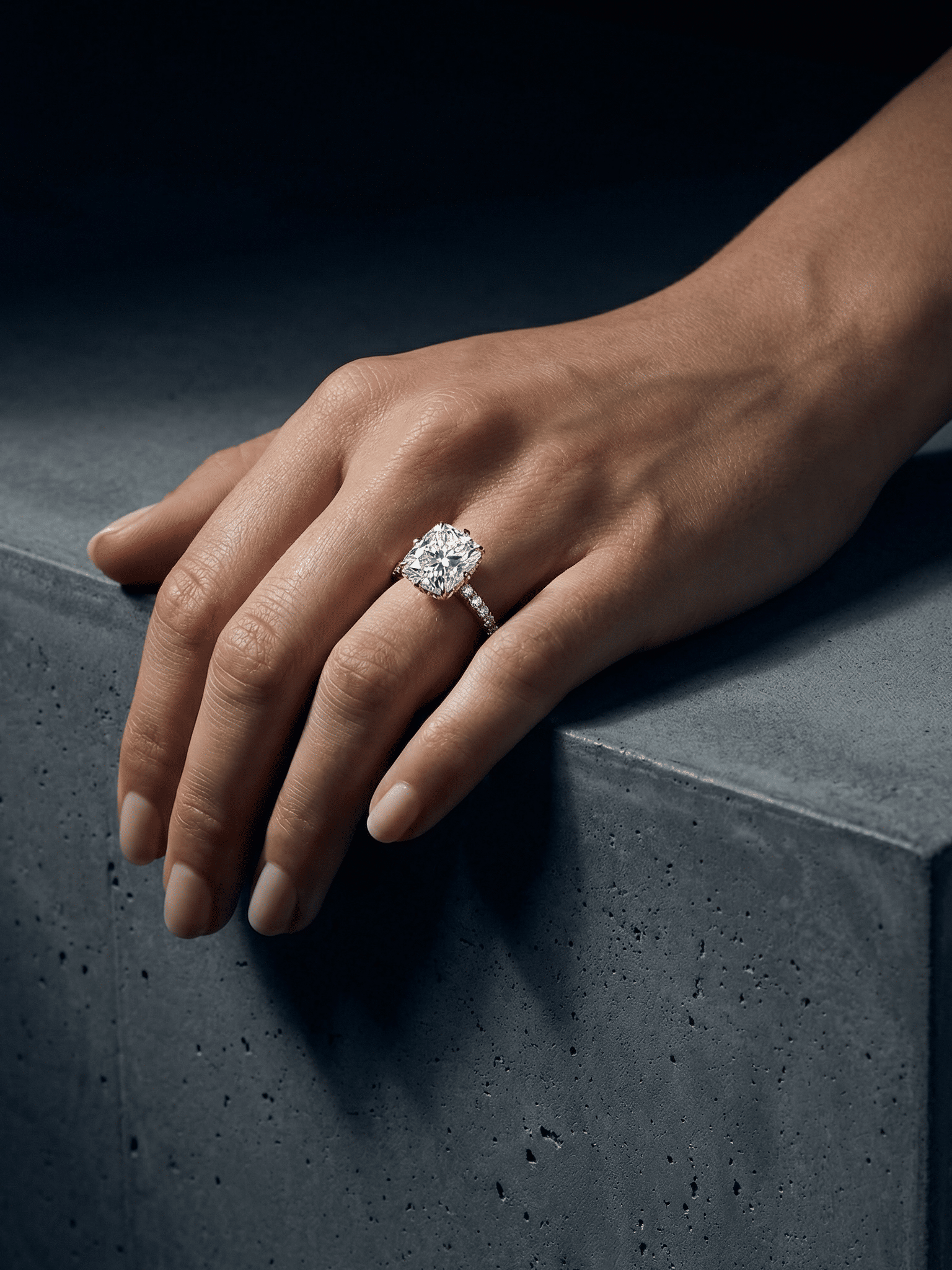 Round Cut Diamond Side Diamonds 1.00 Ct