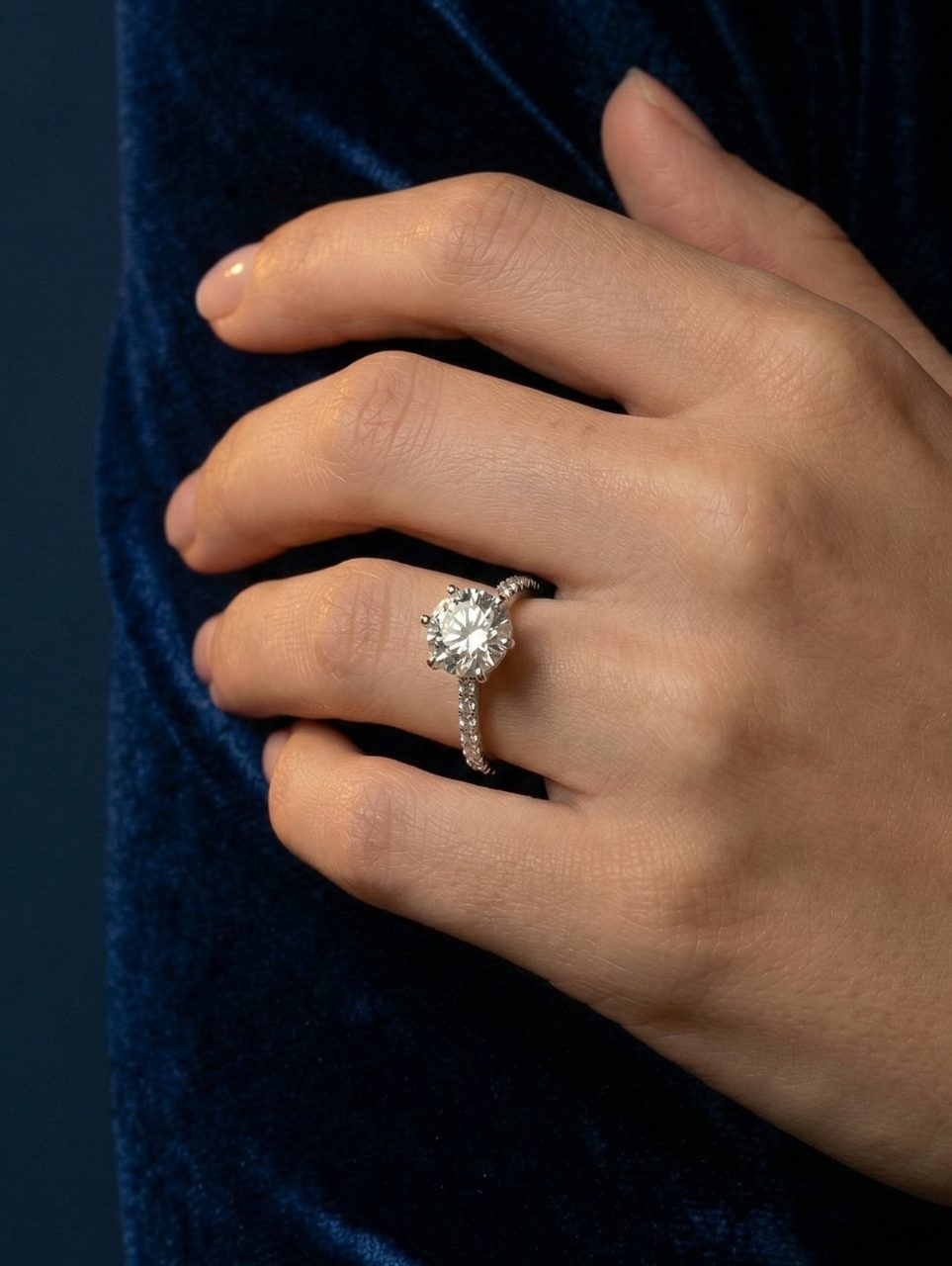 Round Cut Diamond Trilogy 0.71 Ct