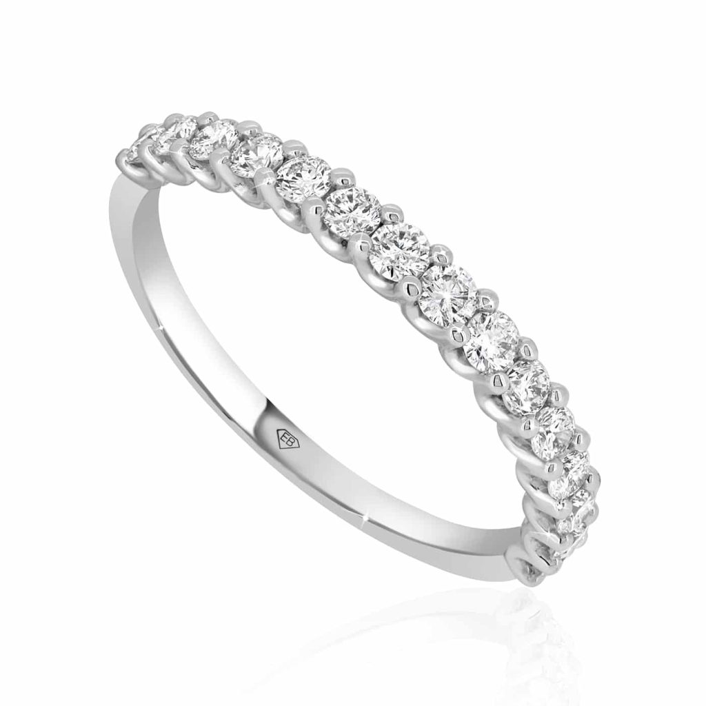 Round Diamond Wedding Band in Gold