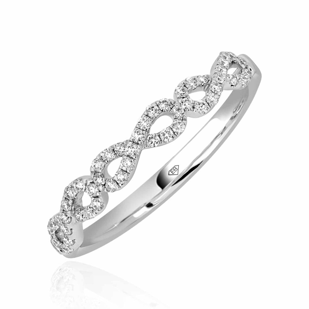 Round Diamond Wedding Band in Gold