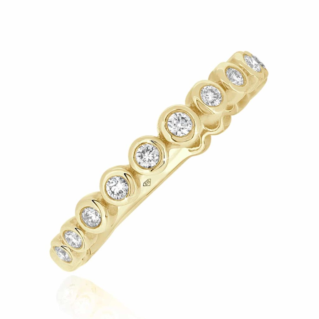 Round Diamond Wedding Band in Gold