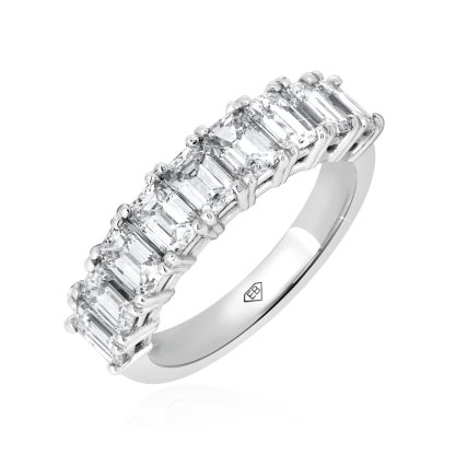 Diamond wedding band