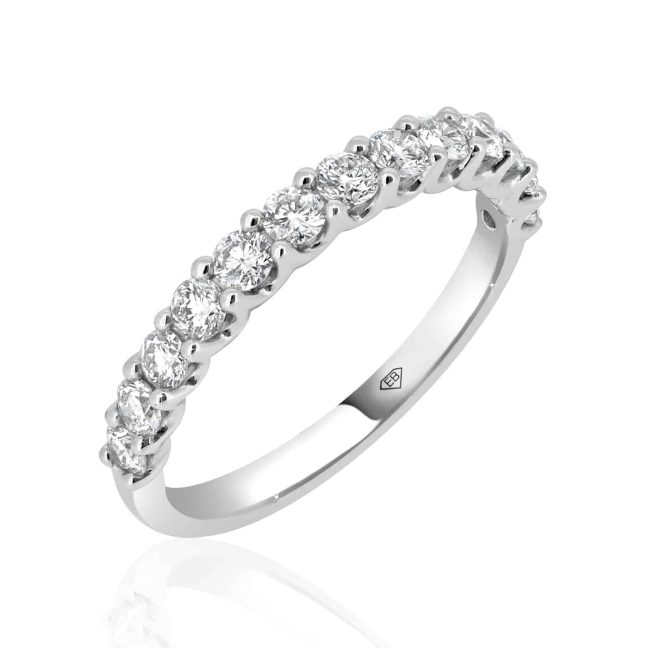 Diamond U Claw Setting Wedding BandRound Diamond Wedding Band in Gold