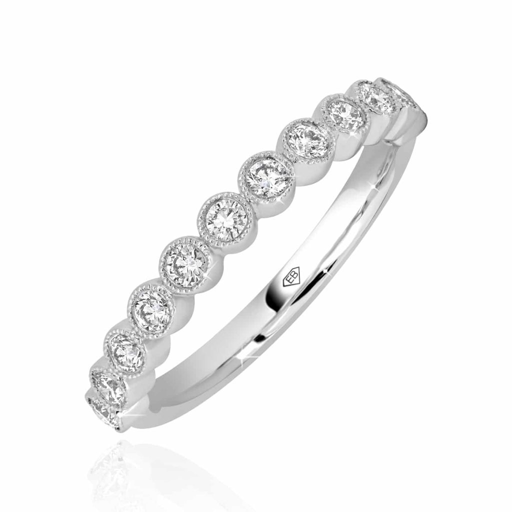 Round Diamond Wedding Band in Gold