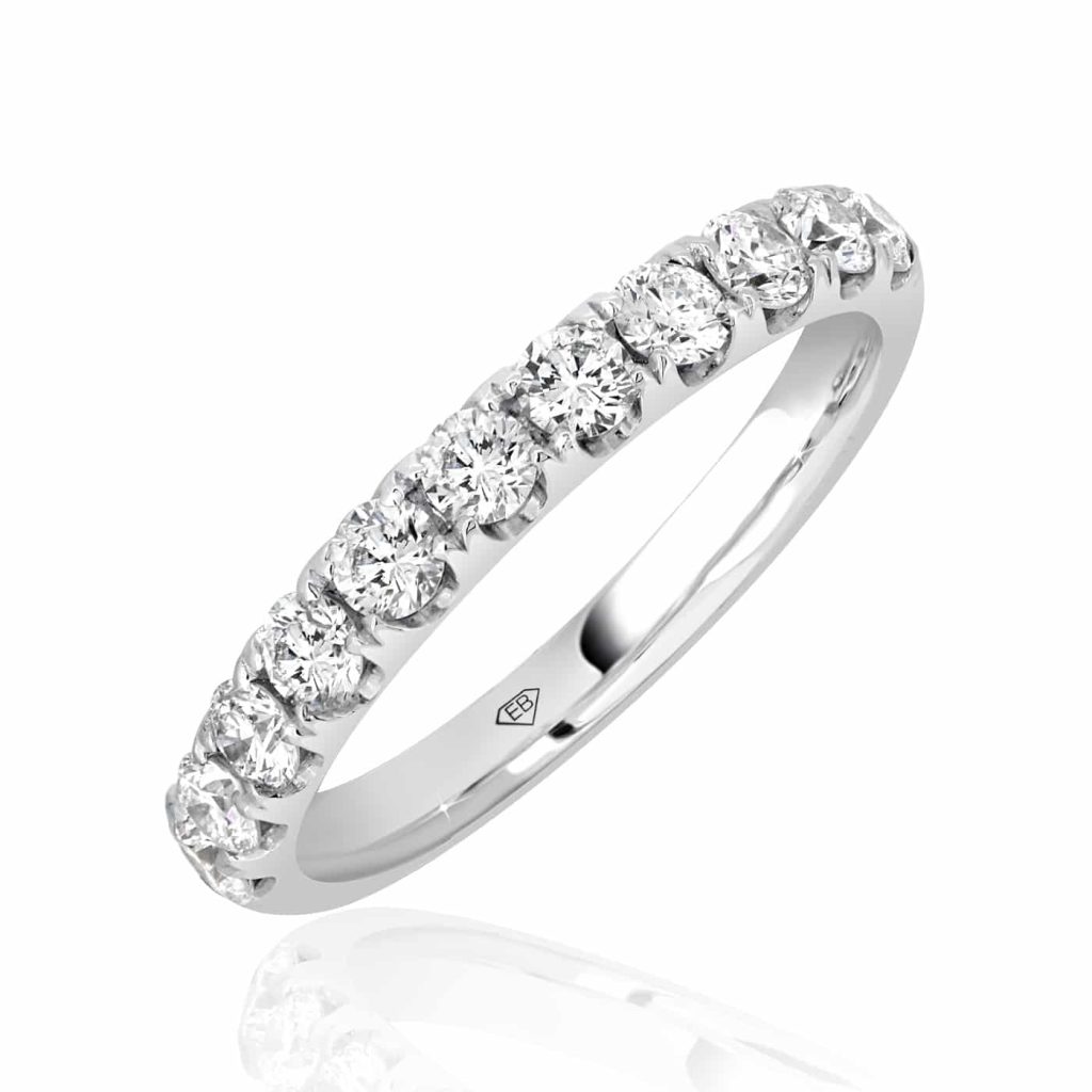 Round Diamond Wedding Band in Gold