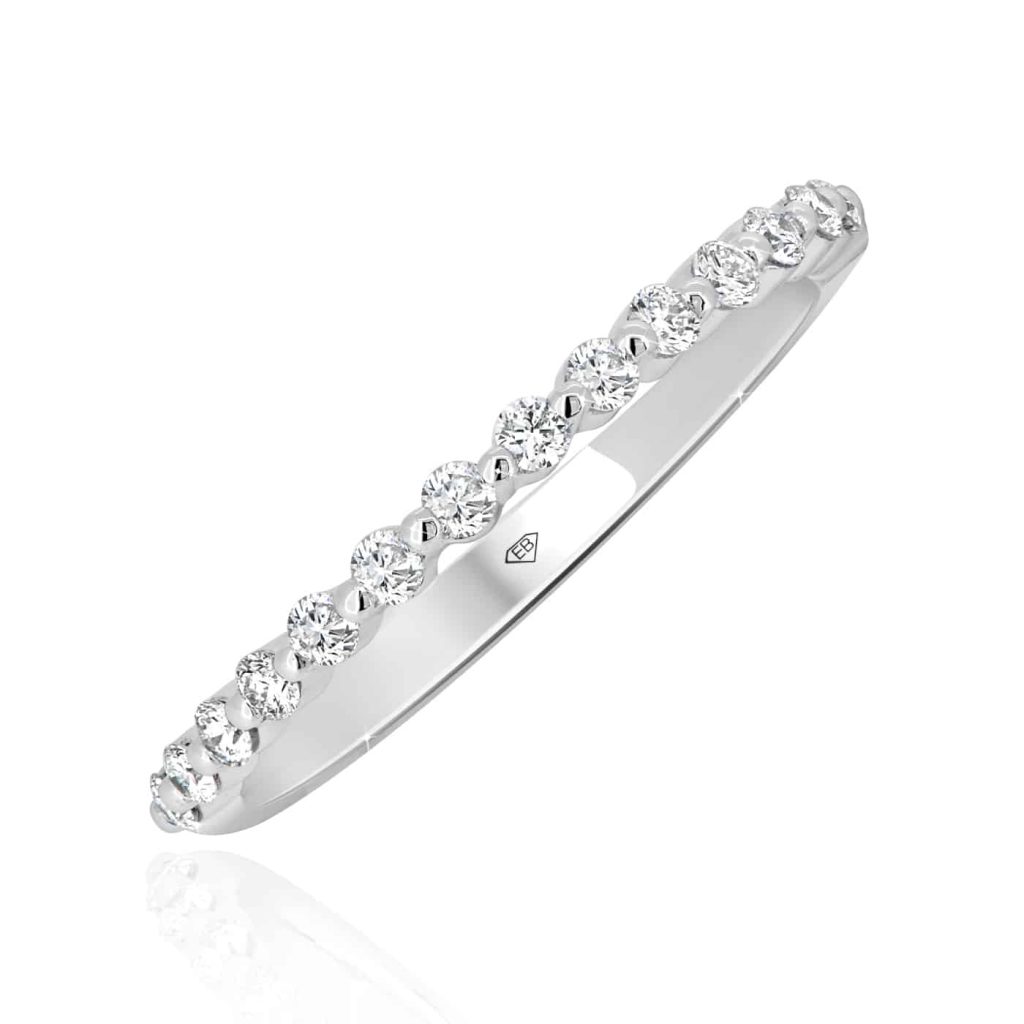 Round Diamond Wedding Band in Gold