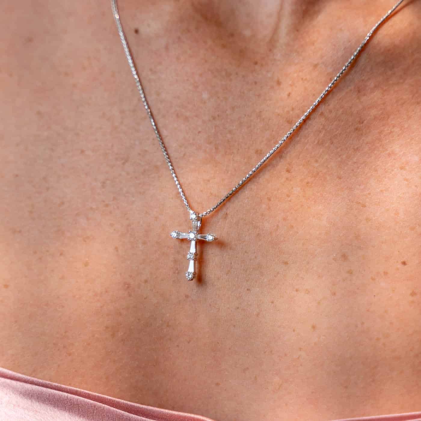 diamond cross pendant