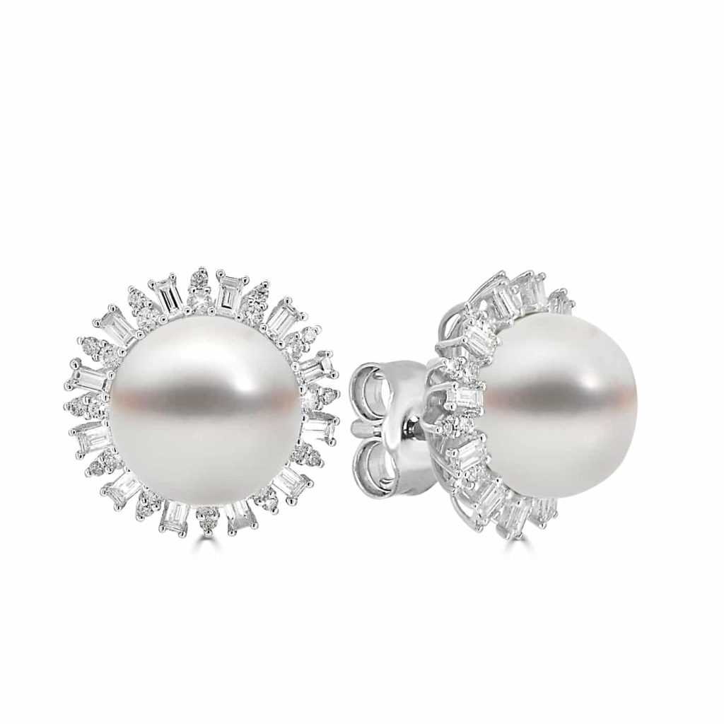 Pearl and diamond pendant