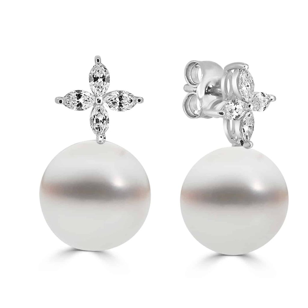 Pearl and diamond pendant