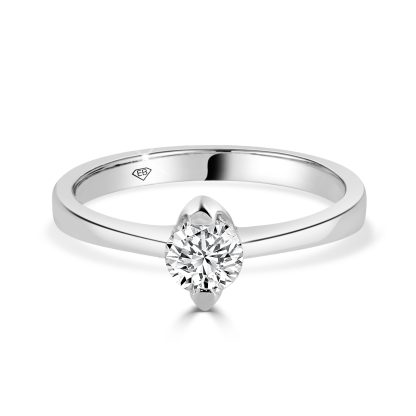 Round diamond Solitaire Engagement ring
