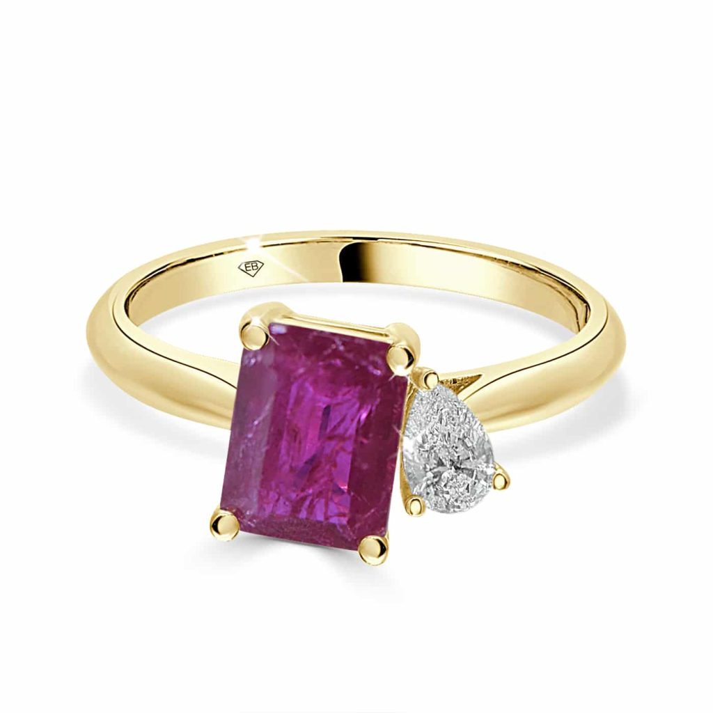 Toi et moi engagement ring