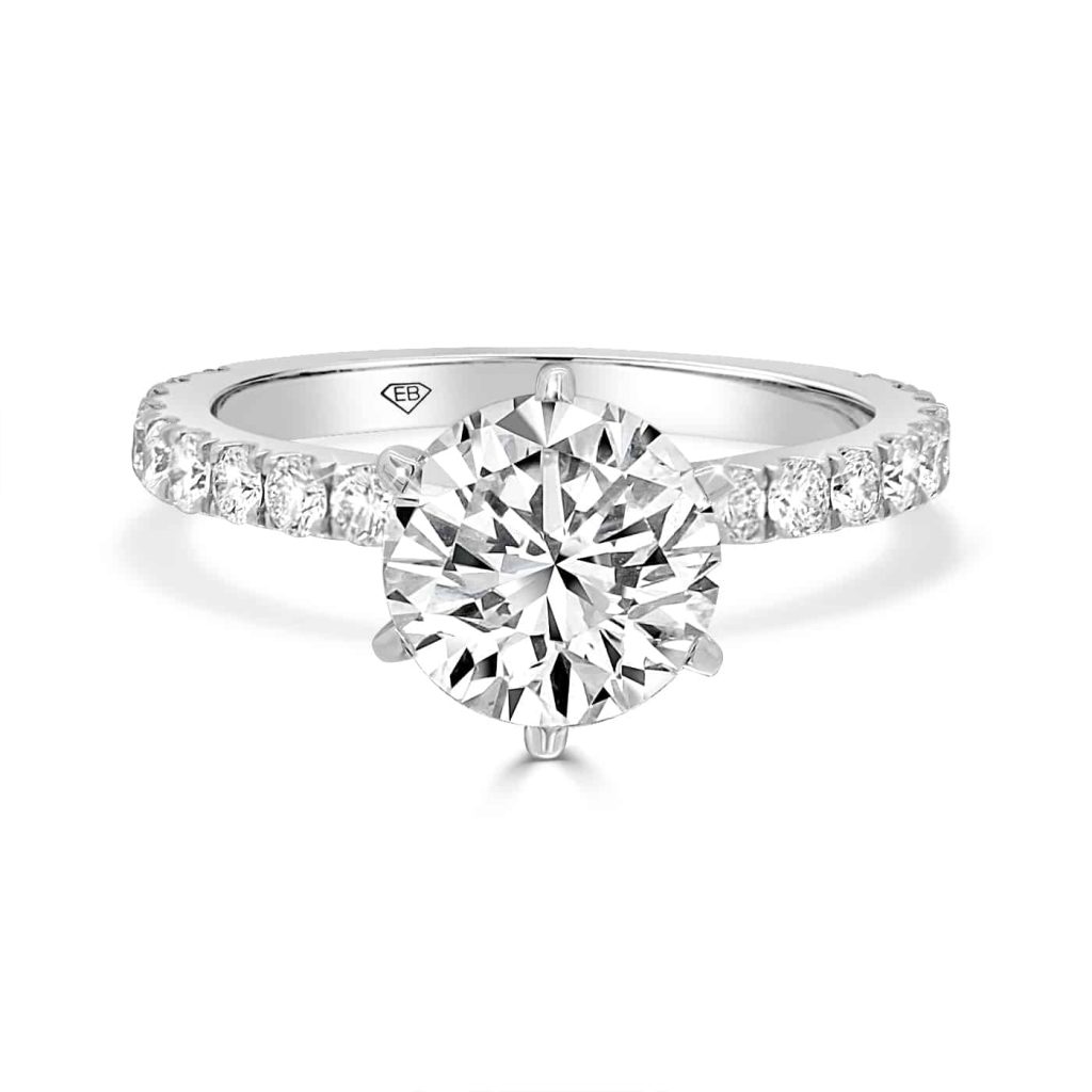 Round Cut Engagement ring