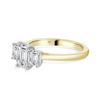 Elegant three-stone gold ring