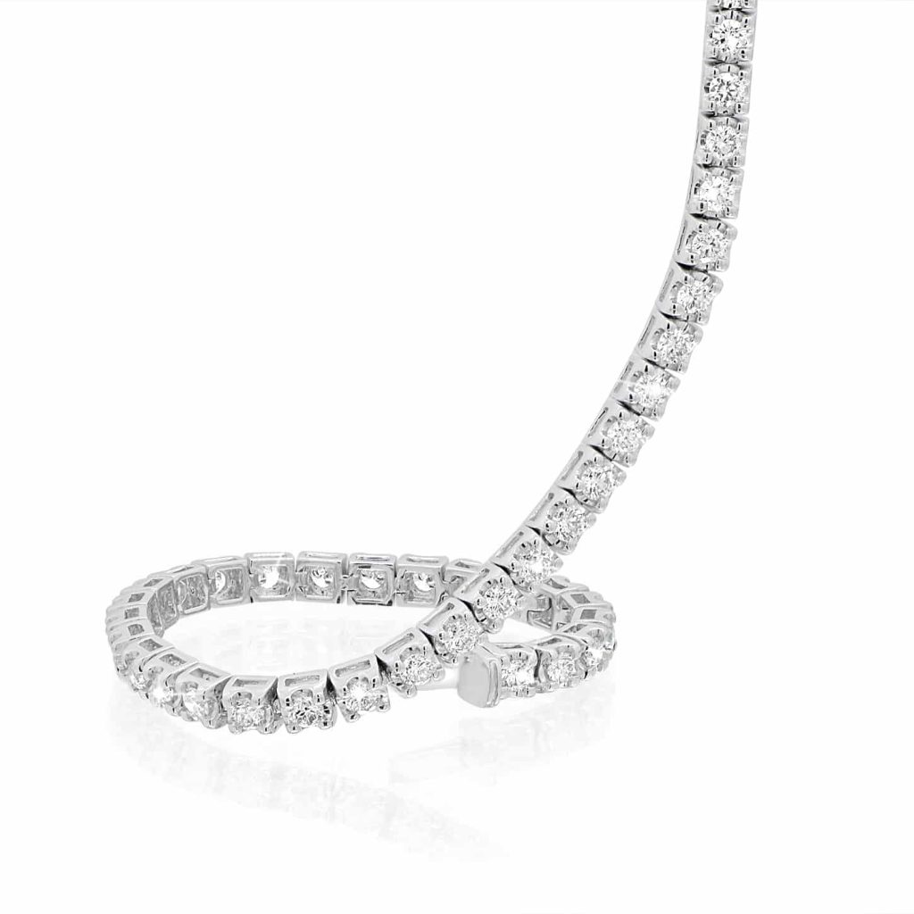 Luxury diamond tennis bracelet in white gold