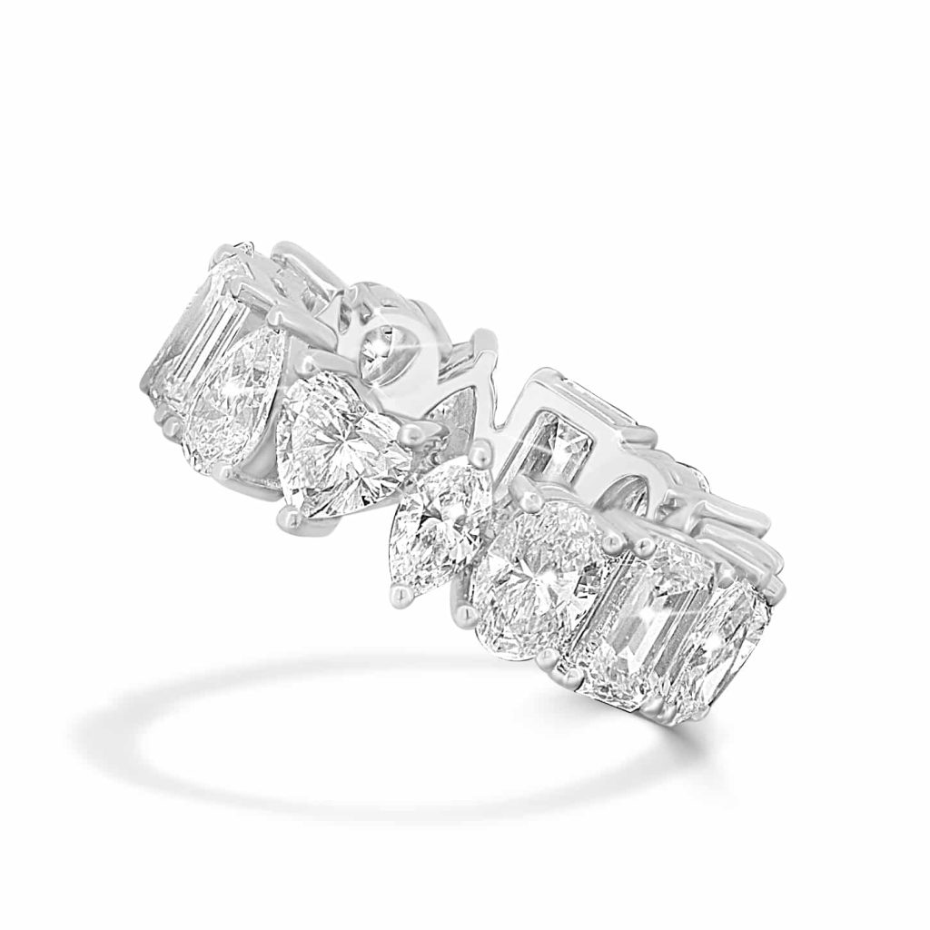 Diamond wedding band in white gold