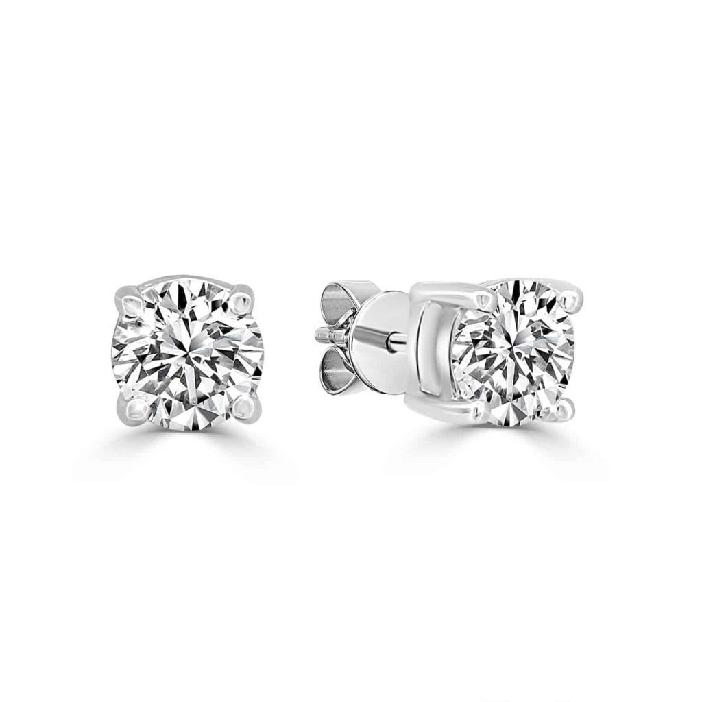 White gold solitaire diamond earring