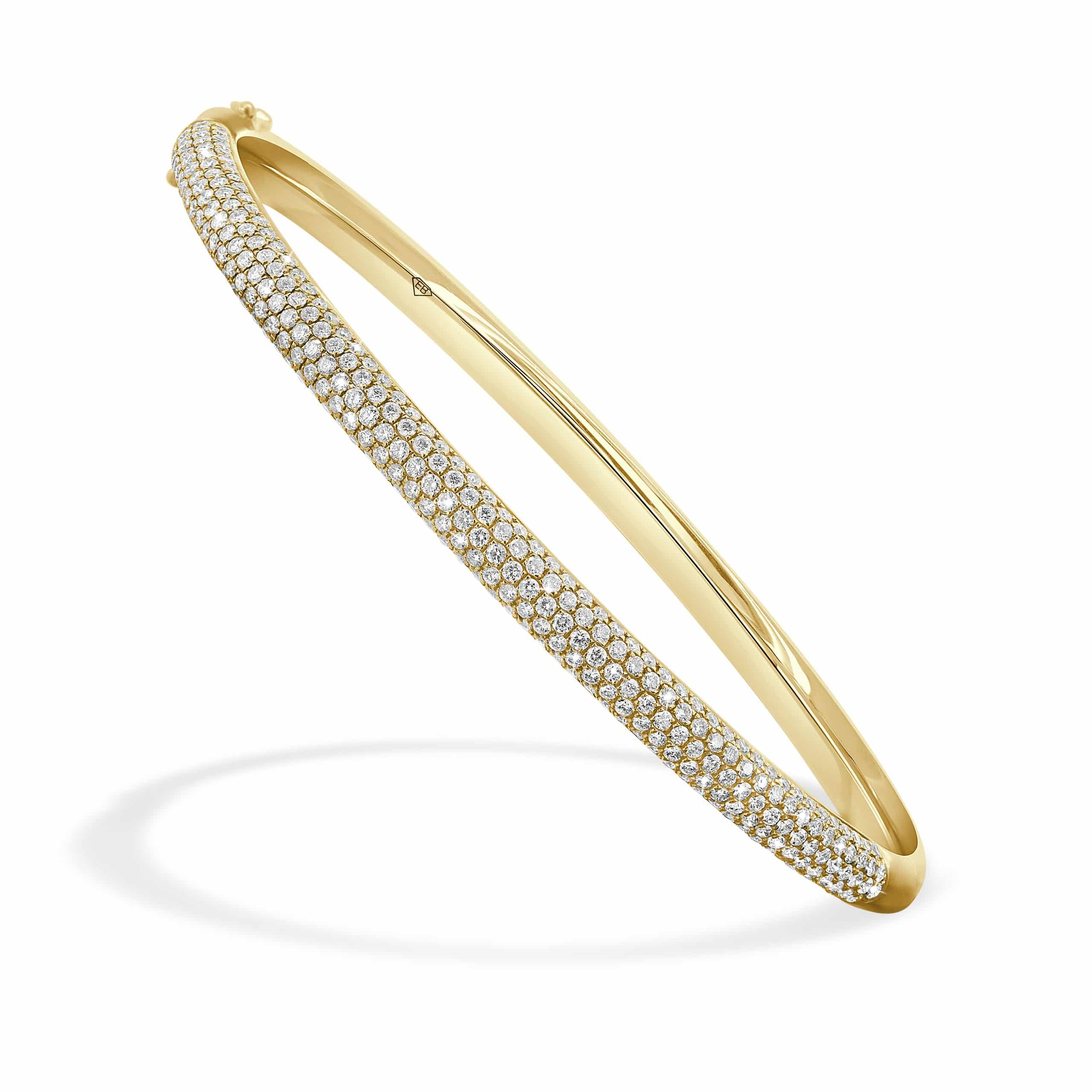 18Kt yellow gold diamond bangle
