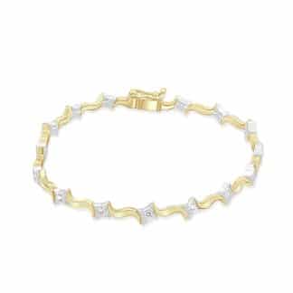 Diamond Chain Bracelet in 18kt Two-Tone Gold with 15 Natural DiamondsTwo-tone gold diamond bracelet