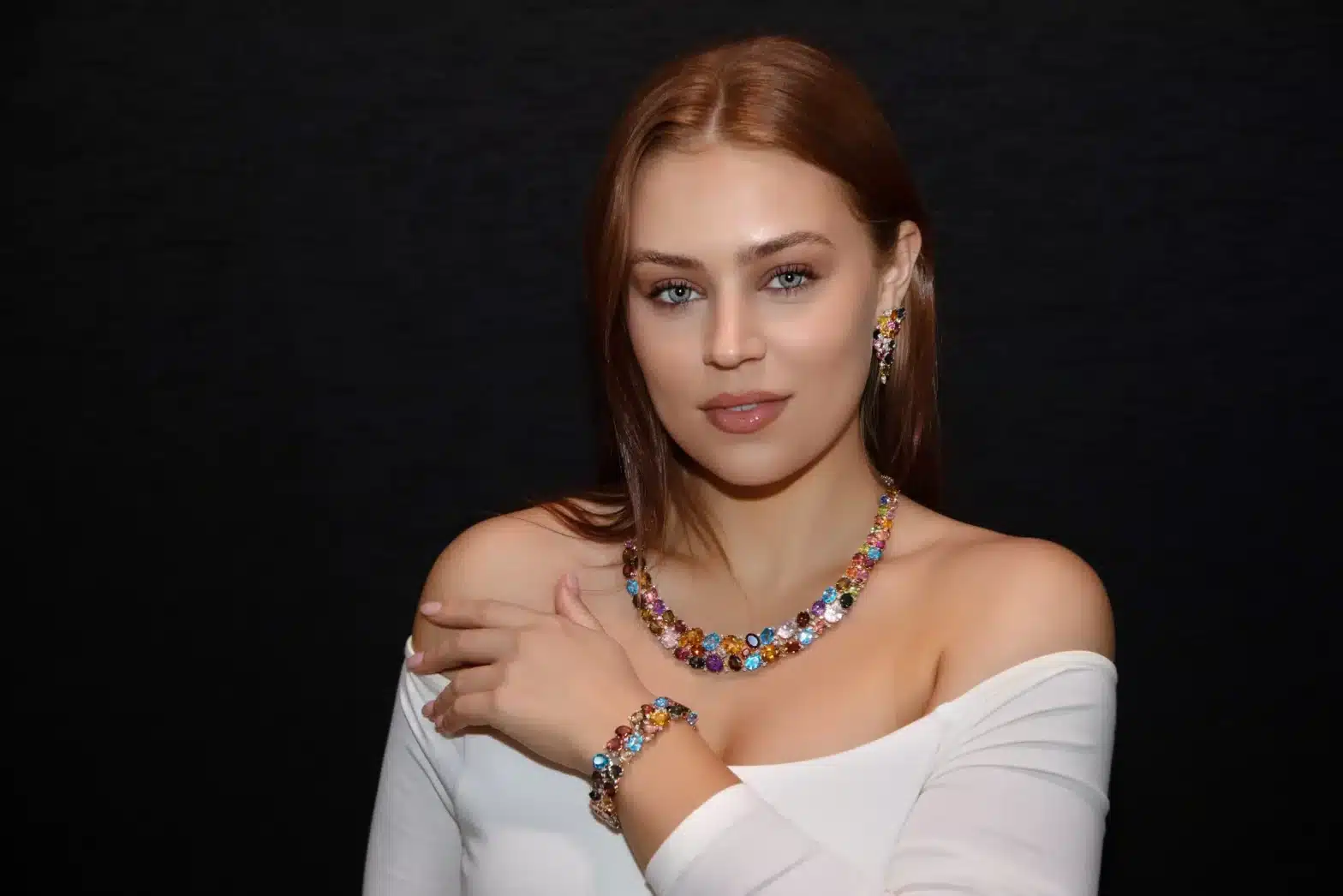 Necklaces That Speak: Style, Sentiment and Sophistication