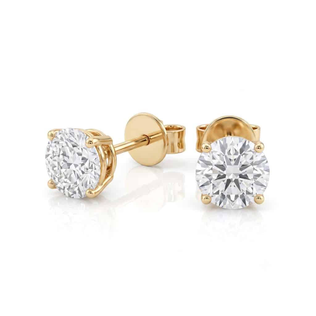 Round diamond studs